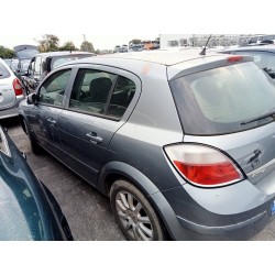 opel astra h berlina del año 2006