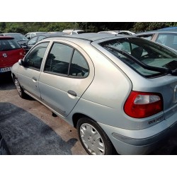 renault megane i fase 2 berlina (ba0) del año 2001