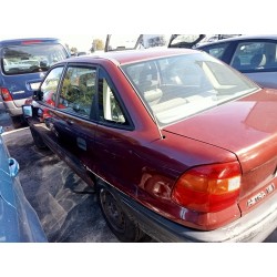 opel astra f berlina del año 1992