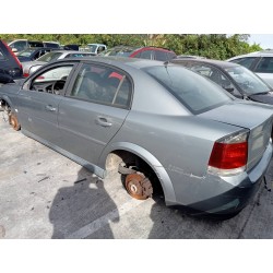 opel vectra c berlina del año 2004
