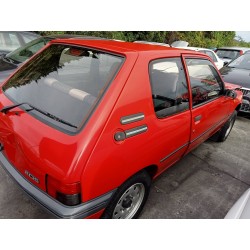 peugeot 205 berlina del año 1996