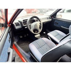 peugeot 205 berlina del año 1996