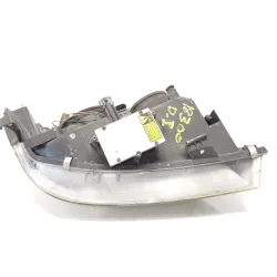 Recambio de faro izquierdo para nissan primera berlina (p12) acenta referencia OEM IAM 26060AU810  
