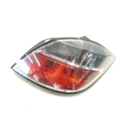Recambio de piloto trasero derecho para opel astra h berlina 1.7 16v cdti referencia OEM IAM 13222325  