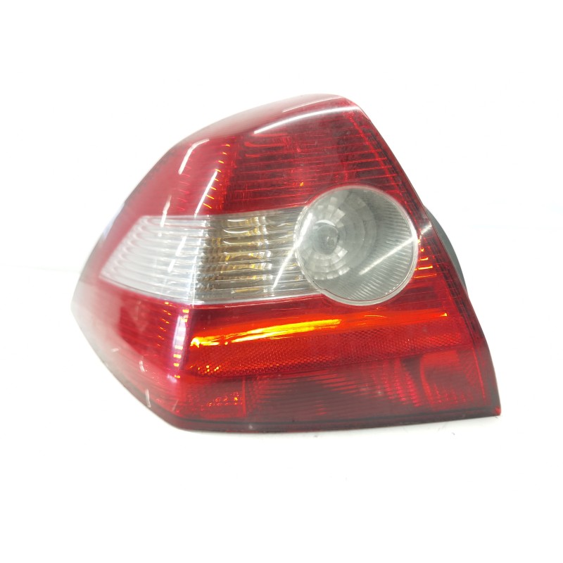 Recambio de piloto trasero izquierdo para renault megane ii classic berlina confort authentique referencia OEM IAM Recambio de piloto trasero izquierdo para renault megane ii classic berlina confort authentique referencia OEM IAM