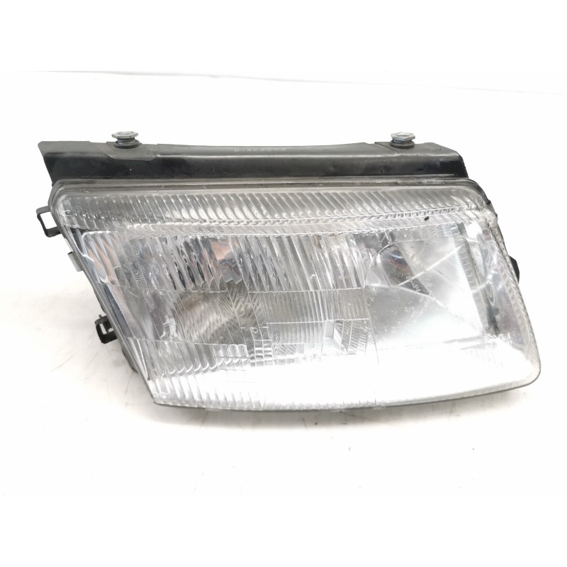 Recambio de faro derecho para volkswagen passat berlina (3b2) básico referencia OEM IAM   