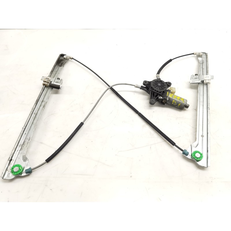 Recambio de elevalunas delantero izquierdo para mercedes vito combi 06.2003  111 cdi compacto (639.701) referencia OEM IAM 01308
