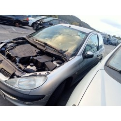 peugeot 206 berlina del año 2002