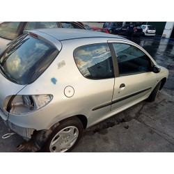 peugeot 206 berlina del año 2002