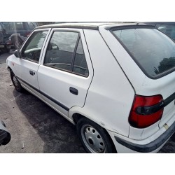 skoda felicia berlina ( 791) del año 2000