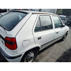 skoda felicia berlina ( 791) del año 2000