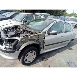 peugeot 206 berlina del año 2000