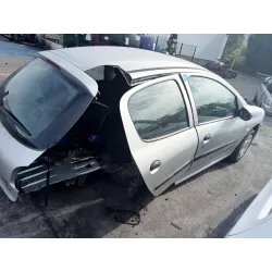 peugeot 206 berlina del año 2000