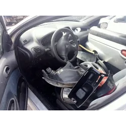 peugeot 206 berlina del año 2000
