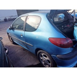peugeot 206 berlina del año 2001