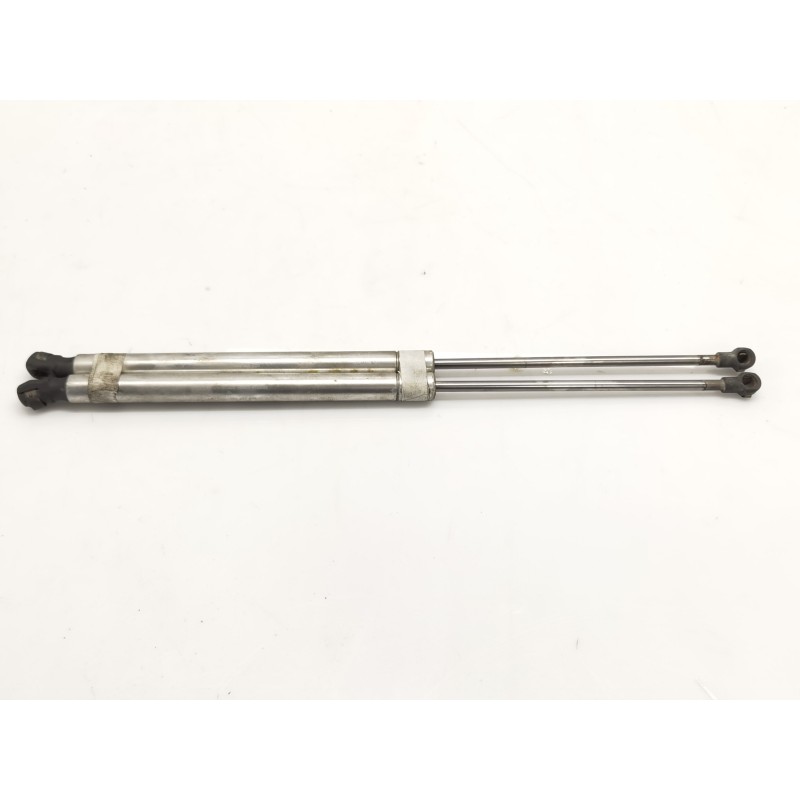 Recambio de amortiguadores maletero/ portón para volkswagen polo (9n1) referencia OEM IAM 6Q6827550  