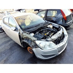 opel astra h berlina del año 2004