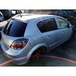 opel astra h berlina del año 2004
