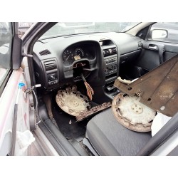 opel astra g berlina del año 2002