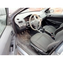 opel astra h berlina del año 2005