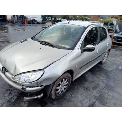 peugeot 206 berlina del año 2004