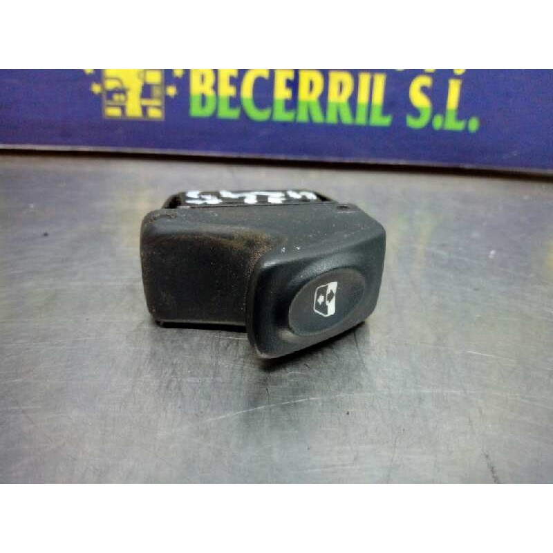 Recambio de mando elevalunas delantero izquierdo para renault scenic (ja..) 1.9 d rt referencia OEM IAM 7700432962 Recambio de mando elevalunas delantero izquierdo para renault scenic (ja..) 1.9 d rt referencia OEM IAM 7700432962