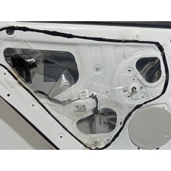 Recambio de puerta trasera izquierda para hyundai i20 elegant referencia OEM IAM   