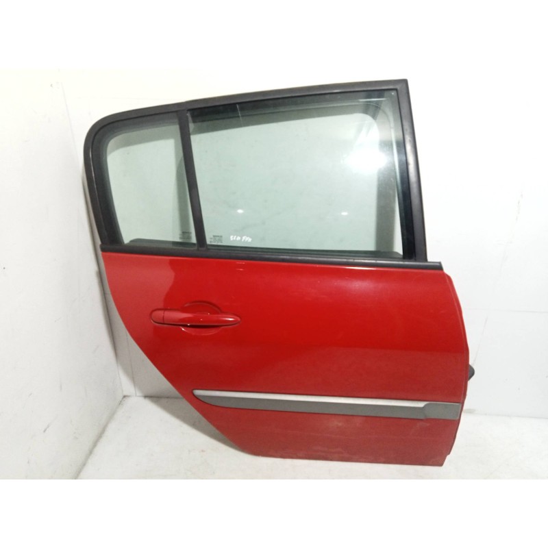 Recambio de puerta trasera derecha para renault megane ii berlina 5p authentique referencia OEM IAM   