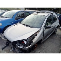 peugeot 206 berlina del año 2000