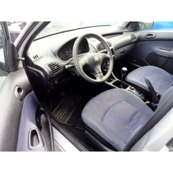 peugeot 206 berlina del año 2000