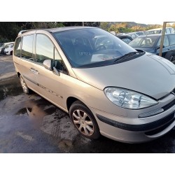 peugeot 807 del año 2004