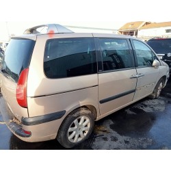 peugeot 807 del año 2004