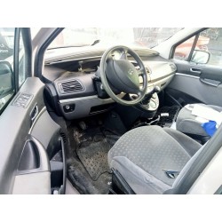 peugeot 807 del año 2004