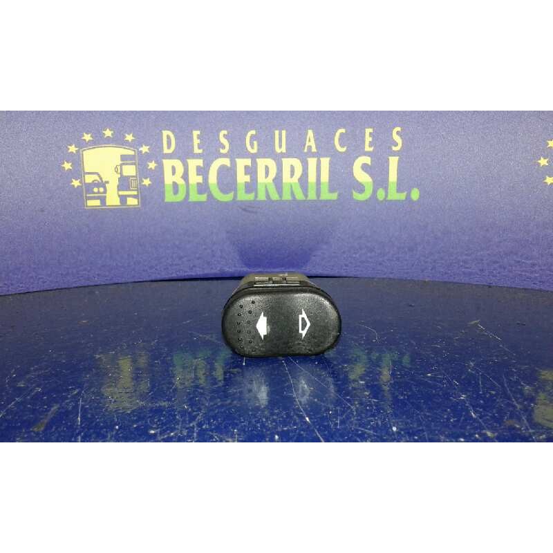 Recambio de mando elevalunas trasero derecho para ford focus berlina (cak) ghia referencia OEM IAM Recambio de mando elevalunas trasero derecho para ford focus berlina (cak) ghia referencia OEM IAM
