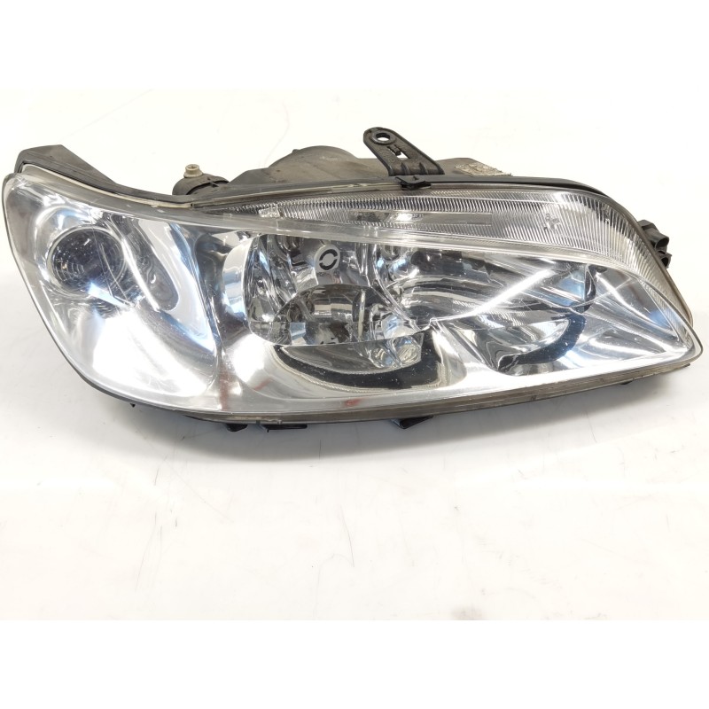 Recambio de faro derecho para peugeot 306 break boulebard referencia OEM IAM 6204V7 Recambio de faro derecho para peugeot 306 break boulebard referencia OEM IAM 6204V7