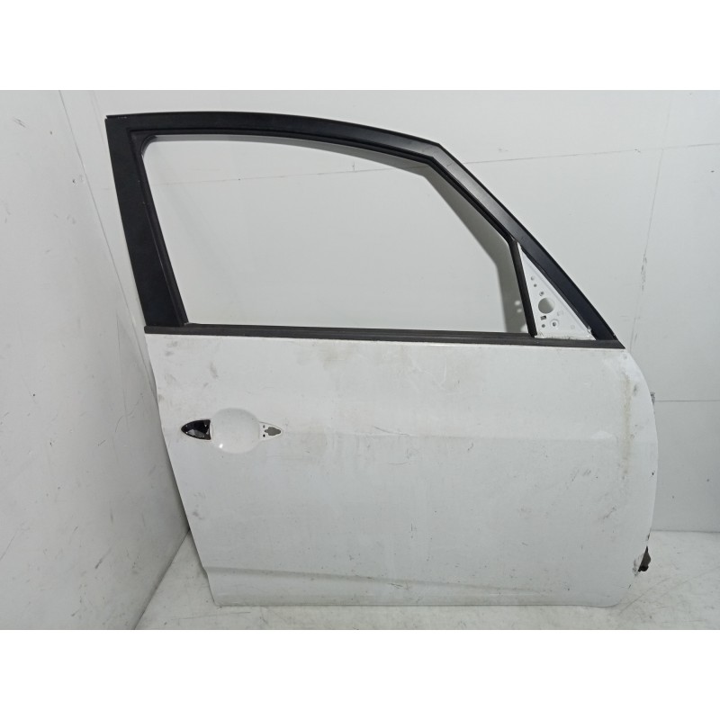 Recambio de puerta delantera derecha para hyundai ix20 gl classic referencia OEM IAM Recambio de puerta delantera derecha para hyundai ix20 gl classic referencia OEM IAM