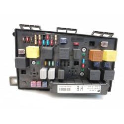 Recambio de caja reles / fusibles para opel astra h caravan elegance referencia OEM IAM 13206754  
