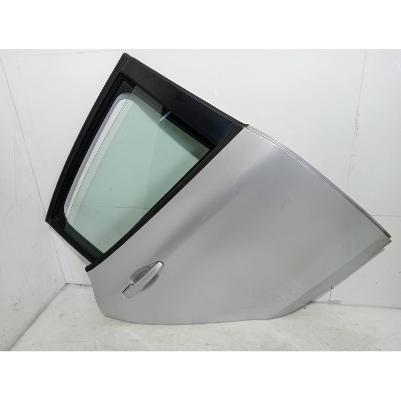 Recambio de puerta trasera derecha para peugeot 208 referencia OEM IAM   