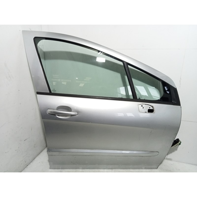 Recambio de puerta delantera derecha para peugeot 308 premium referencia OEM IAM Recambio de puerta delantera derecha para peugeot 308 premium referencia OEM IAM