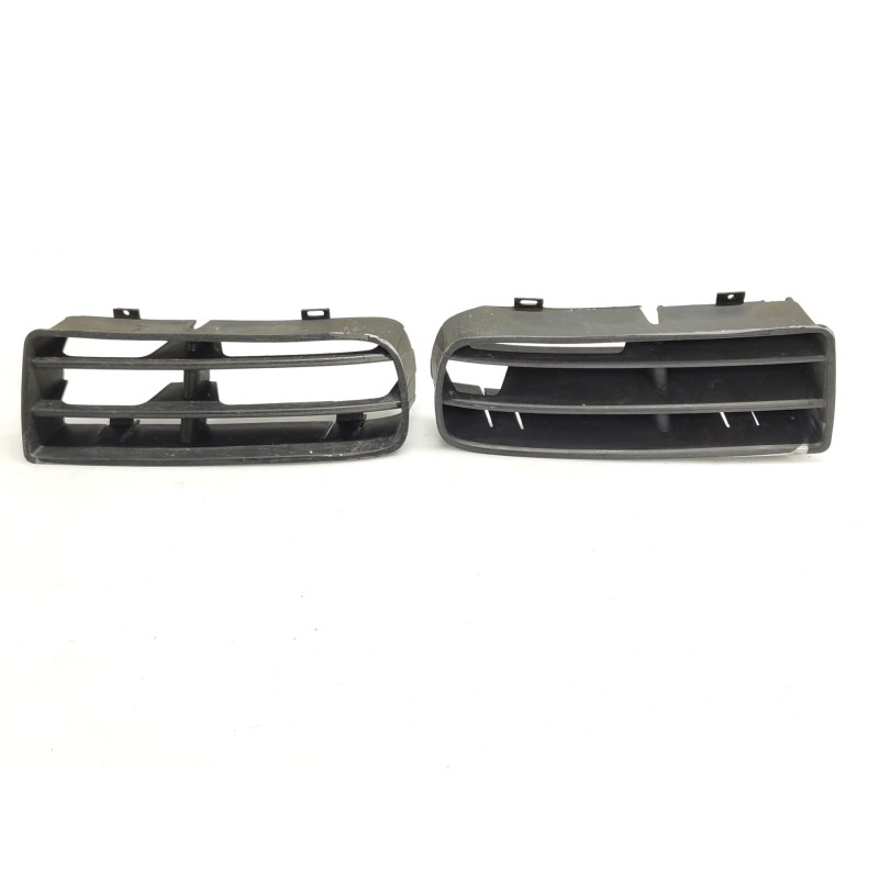 Recambio de rejilla delantera para volkswagen golf iv berlina (1j1) referencia OEM IAM 1J0853666E Recambio de rejilla delantera para volkswagen golf iv berlina (1j1) referencia OEM IAM 1J0853666E