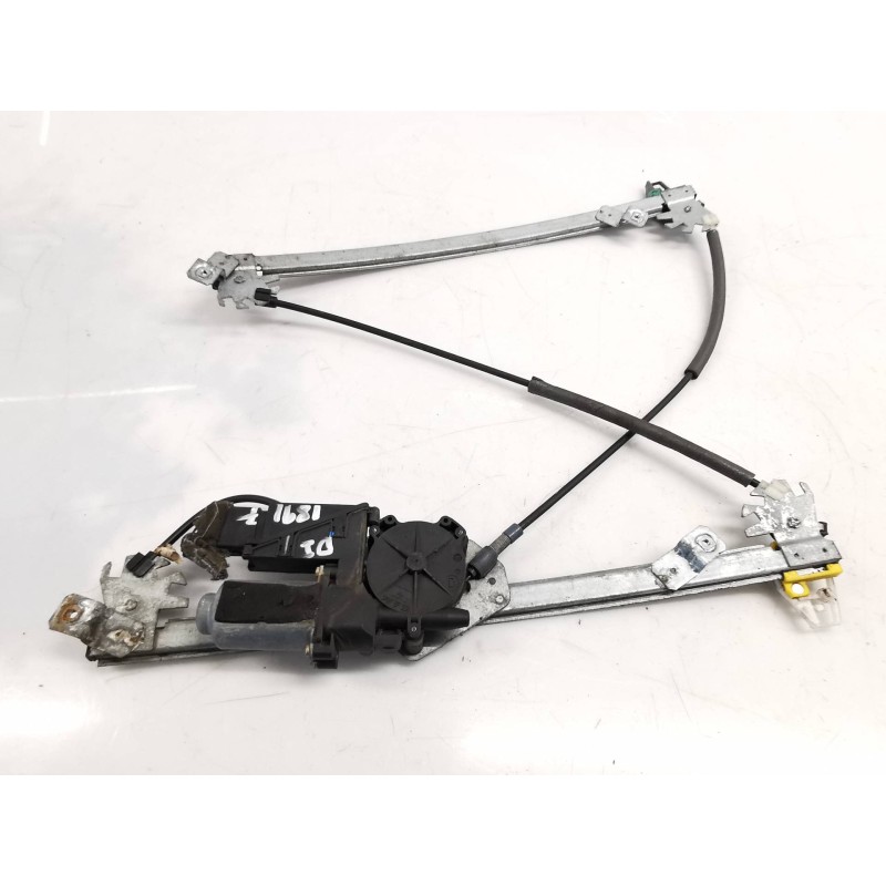 Recambio de elevalunas delantero izquierdo para renault megane ii berlina 5p referencia OEM IAM 400716D  