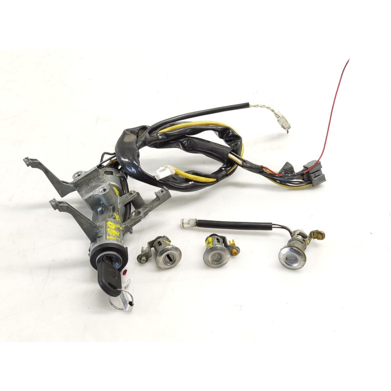 Recambio de antirrobo para suzuki grand vitara 5 puertas sq (ft) referencia OEM IAM Recambio de antirrobo para suzuki grand vitara 5 puertas sq (ft) referencia OEM IAM