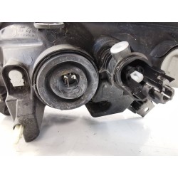 Recambio de faro derecho para dacia sandero referencia OEM IAM 8200733877  