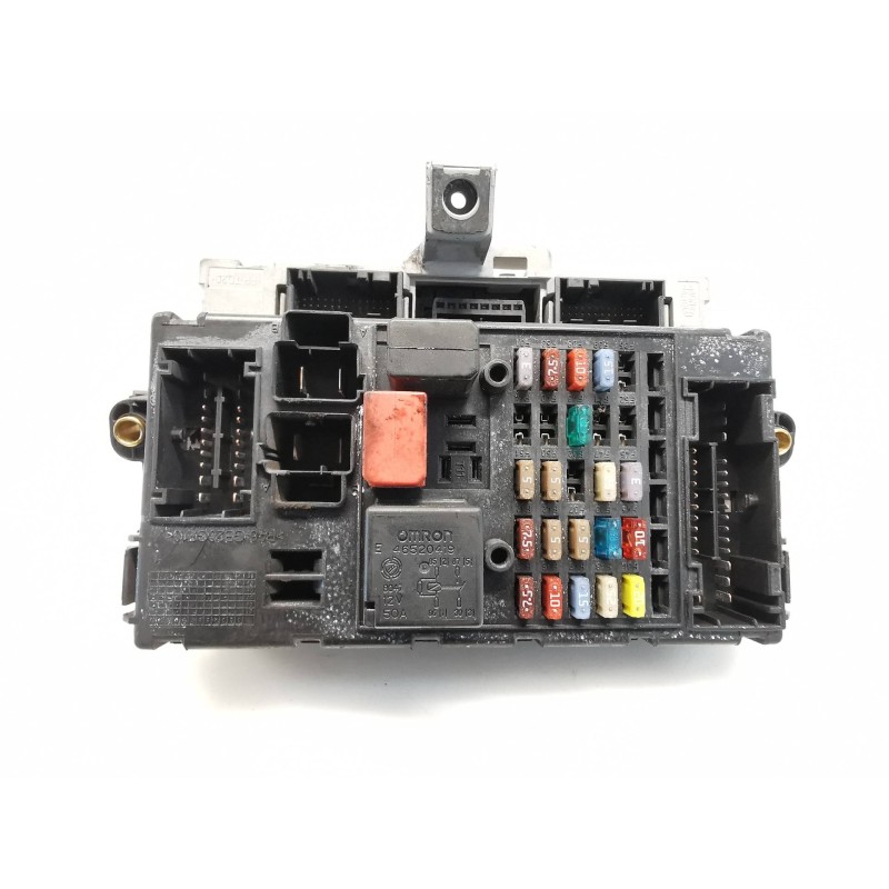 Recambio de caja reles / fusibles para iveco daily caja abierta referencia OEM IAM 69500042  