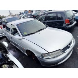 opel vectra b berlina del año 2001