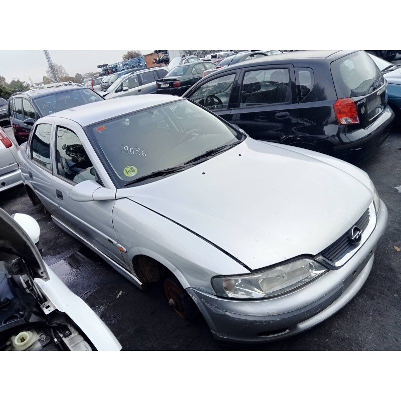 opel vectra b berlina del año 2001