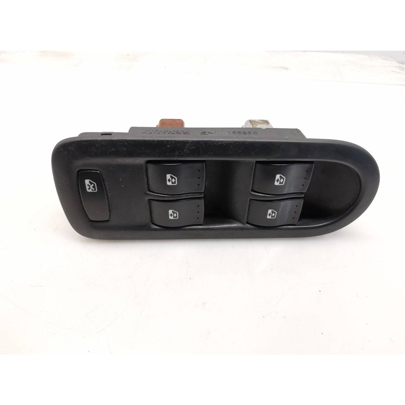 Recambio de mando elevalunas delantero izquierdo para renault megane ii berlina 5p referencia OEM IAM 156018070 Recambio de mando elevalunas delantero izquierdo para renault megane ii berlina 5p referencia OEM IAM 156018070