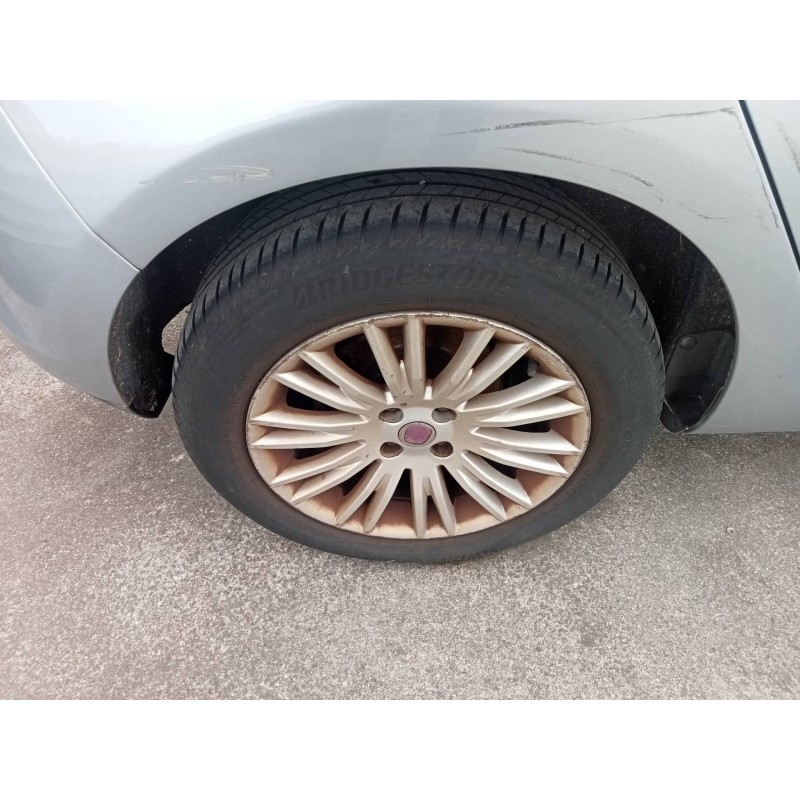 Recambio de neumático para fiat bravo (198) 1.9 active multijet referencia OEM IAM 205/55R16 91V Recambio de neumático para fiat bravo (198) 1.9 active multijet referencia OEM IAM 205/55R16 91V