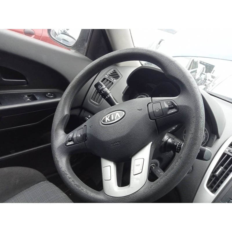 Recambio de volante para kia cee´d drive referencia OEM IAM Recambio de volante para kia cee´d drive referencia OEM IAM