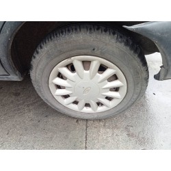 Recambio de neumático para ford fiesta berlina ghia referencia OEM IAM  165/70R13 79T 